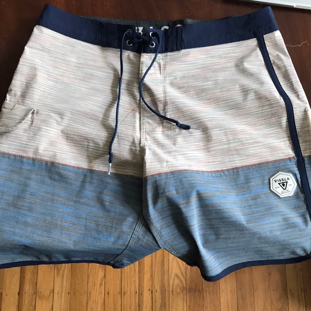 Vissla Boardshorts size 32